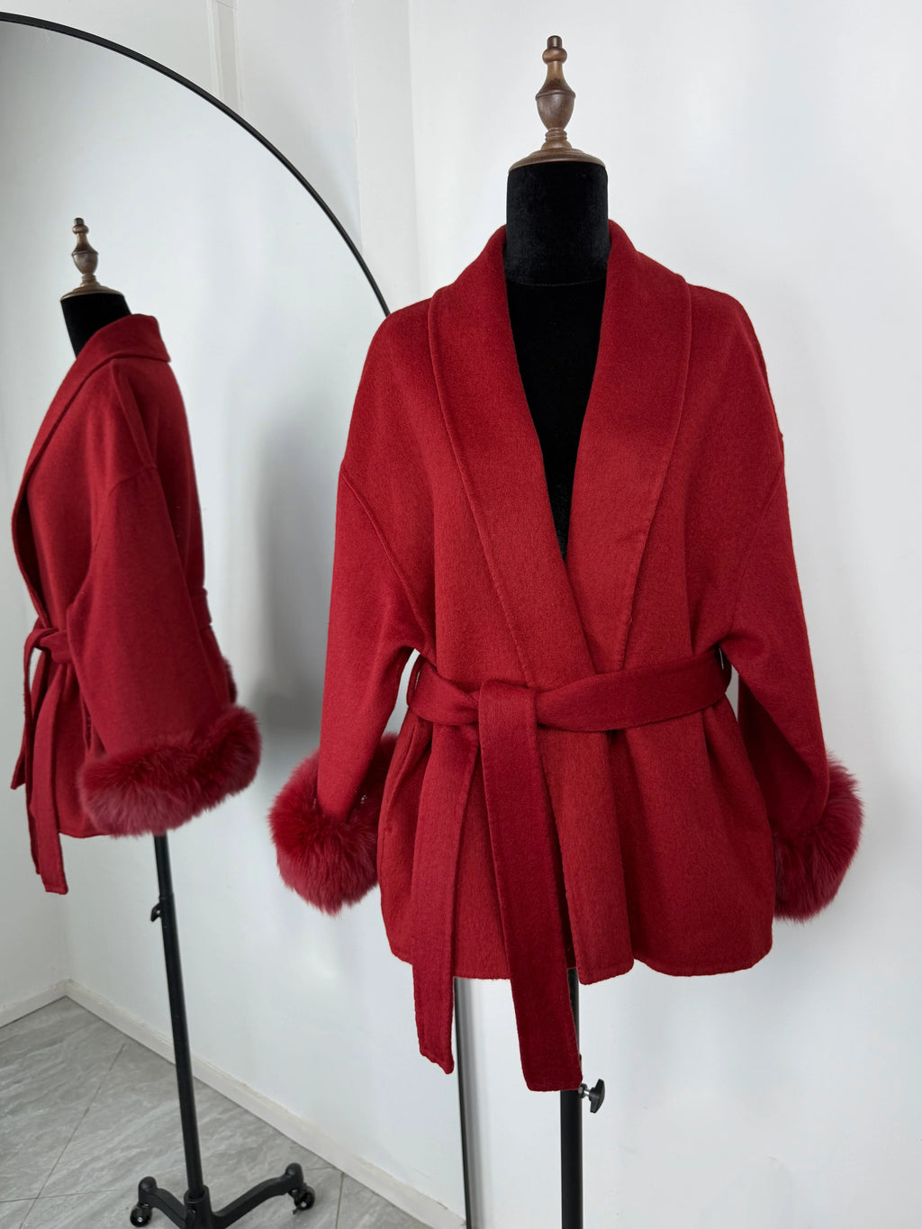 Women’s Elegant Short Wool Coat with Fox Fur – Removable Double-Sided Overcoat