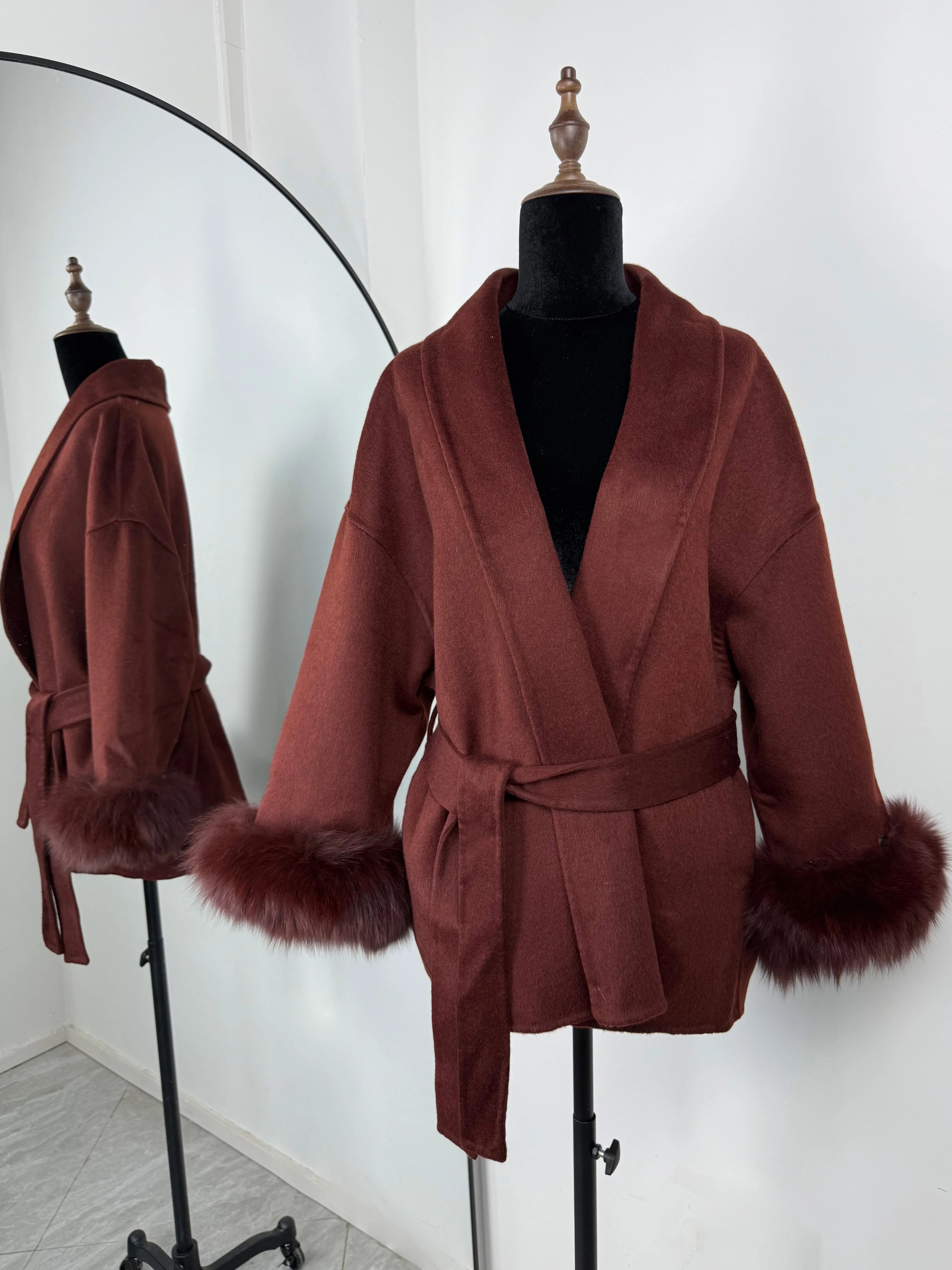 Women’s Elegant Short Wool Coat with Fox Fur – Removable Double-Sided Overcoat